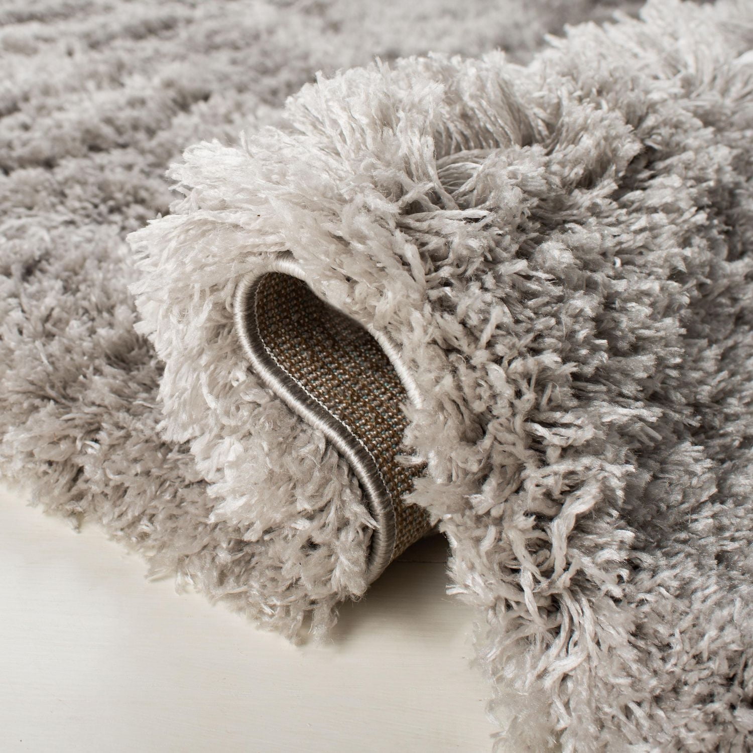SAFAVIEH Polar Abbot Solid Extreme Plush Shag Area Rug
