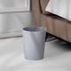 thumbnail image 4 of Papelera de reciclaje de perfil delgado, papelera pequeña de plástico para espacios compactos, diseño fácil de usar que garantiza facilidad de uso en cualquier habitación, 4 of 6