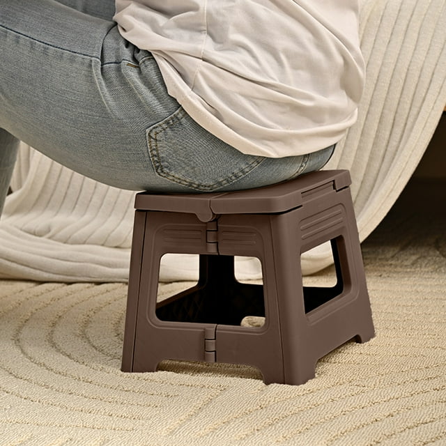 Tabouret Pliant, Siège Portable pour Usage Intérieur et Extérieur, Design Compact pour un Rangement et un Transport Faciles, Construction Durable