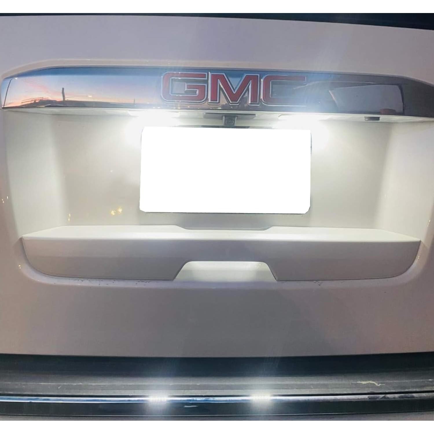 OEM-Fit 3W Full LED License Plate Light Kit For 2015-20 Cadillac Escalade ATS, GMC Yukon, Chevy Tahoe Suburban Equinox, 16-up Malibu, 18-SMD Xenon White LED & Can-bus Error Free