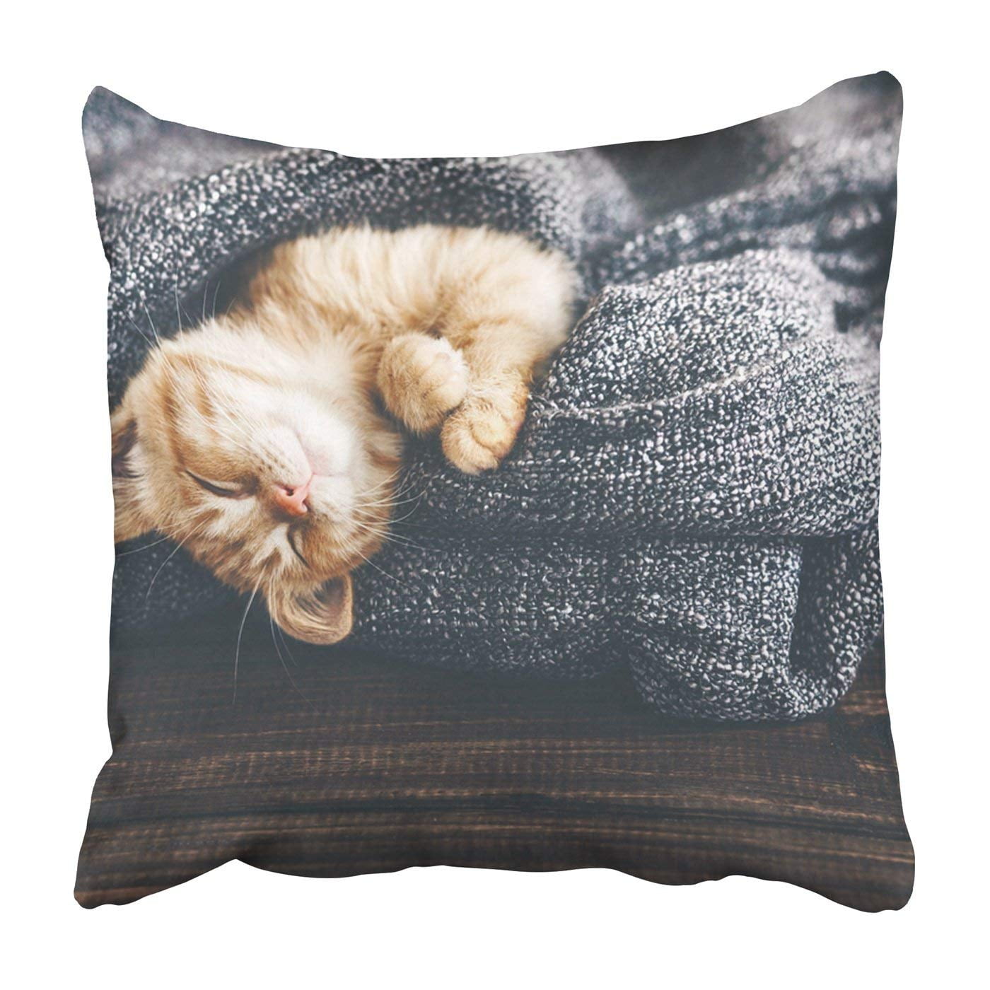 ARTJIA Cute little ginger kitten is sleeping Pillowcase Throw Pillow