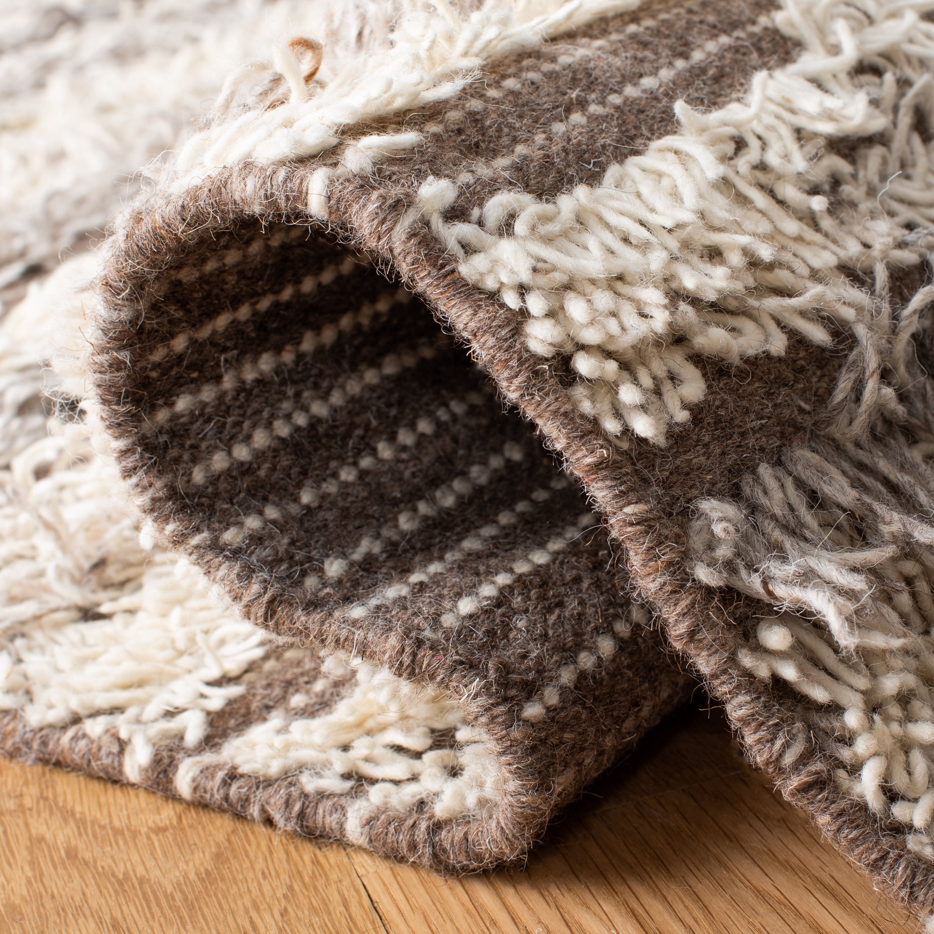 SAFAVIEH Casablanca Dominic Distressed Wool Area Rug, Natural/Ivory, 5' x 8'