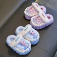 thumbnail image 2 of Pantuflas de algodón para el hogar, cálidas y de terciopelo, con dibujos animados de Elsa y Anna de Frozen, lindas y dulces, con forma de corazón femenino, para otoño e invierno, 2 of 3