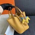 thumbnail image 3 of Bolso tipo cubo con forma de cesta para verduras, bolso de hombro, capa superior de piel de vaca, estampado de lichi, piel de Togo, bolso de piel auténtica para mujer, 3 of 5