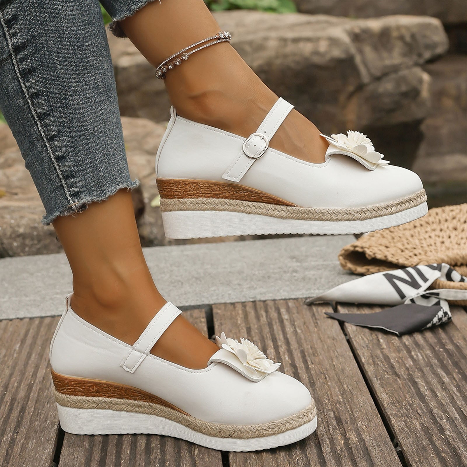 HaiMao Women's Wedge Shoes, Closed Toe, Low Heel, White, 9.5