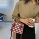 thumbnail image 5 of Bolso de mano cruzado a cuadros Retro para mujer bandolera de Likrtyny hombro de cuero PU informal bolso de viaje portátil con asa superior, 5 of 9