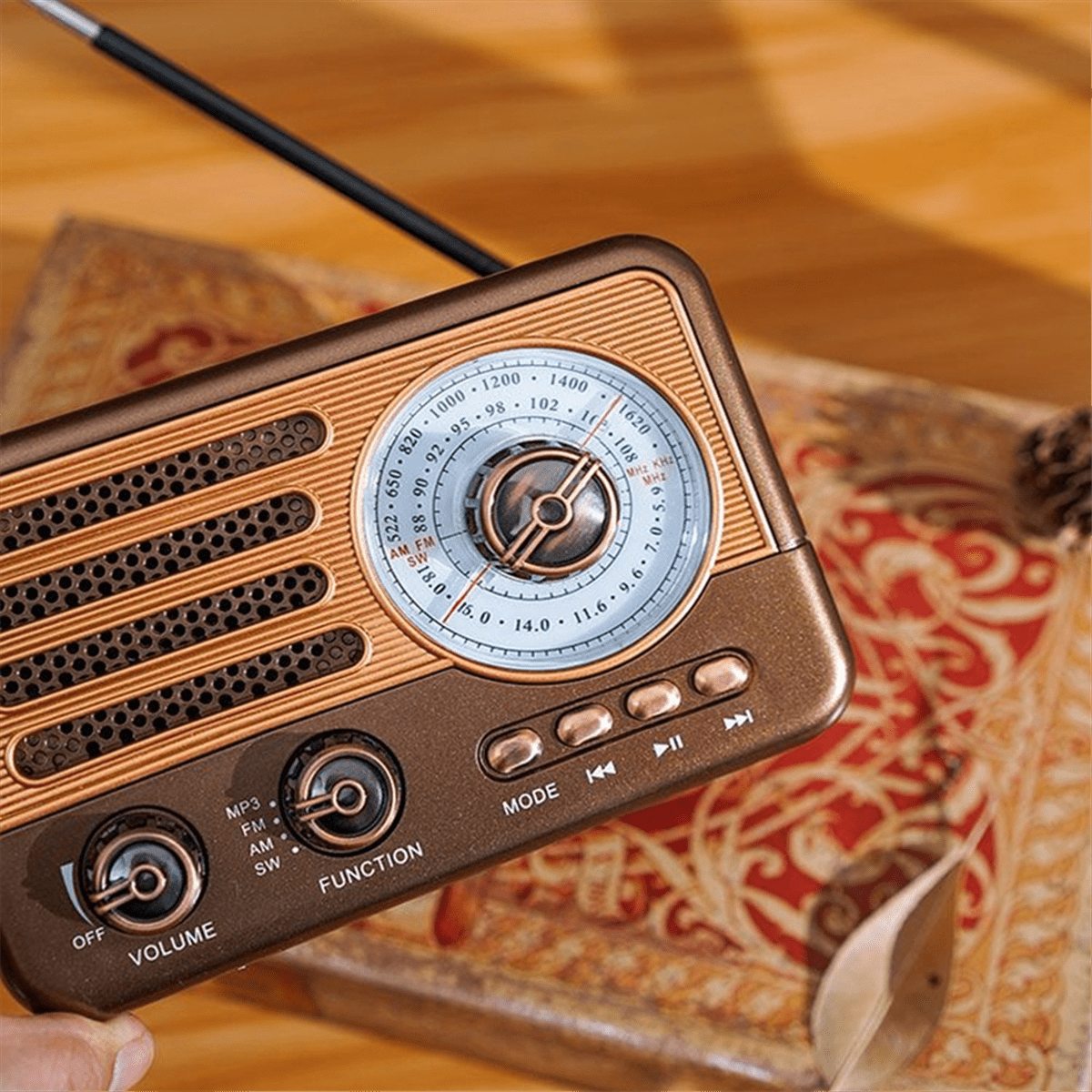 Portable Retro Radio Vintage Bluetooth Speaker FM/AM Radio Receiver with LED Flashlight, Supports TF Card, USB, AUX Play