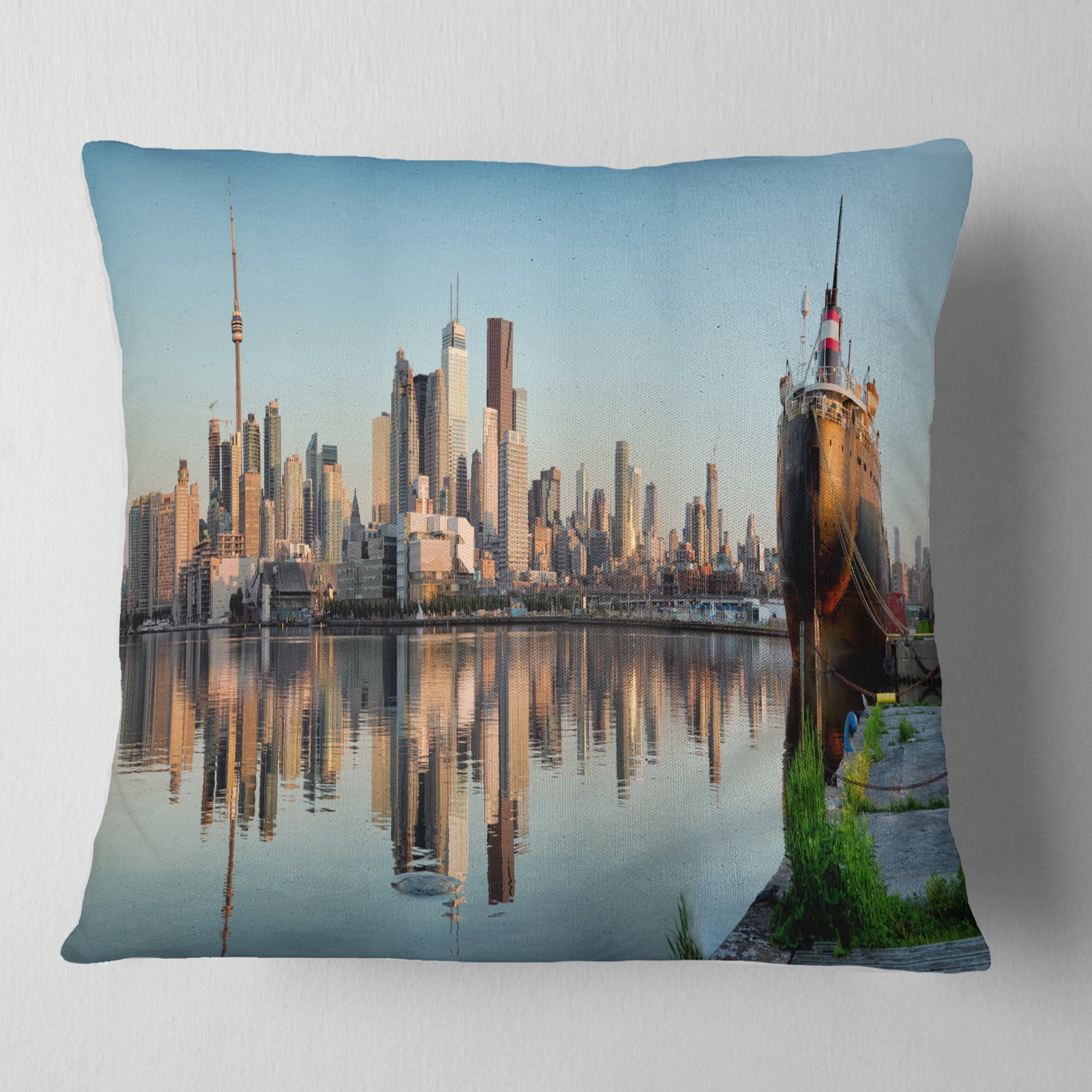 Designart Toronto City Skyline Panorama - Cityscape Photography Throw Pillow - 16x16