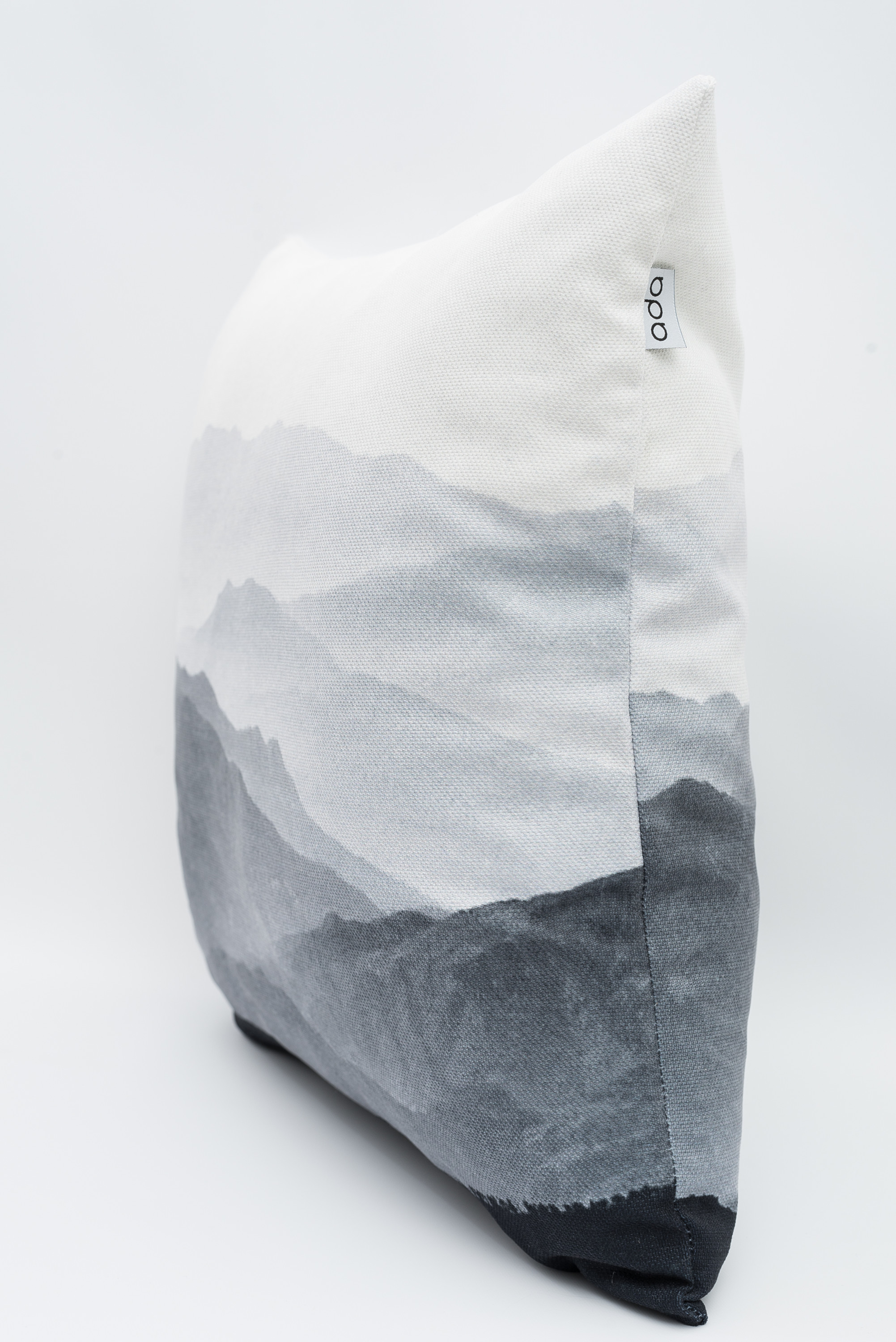Ada Home Decor Decorative Square Throw Pillow 16" x 16", Mountains Printed