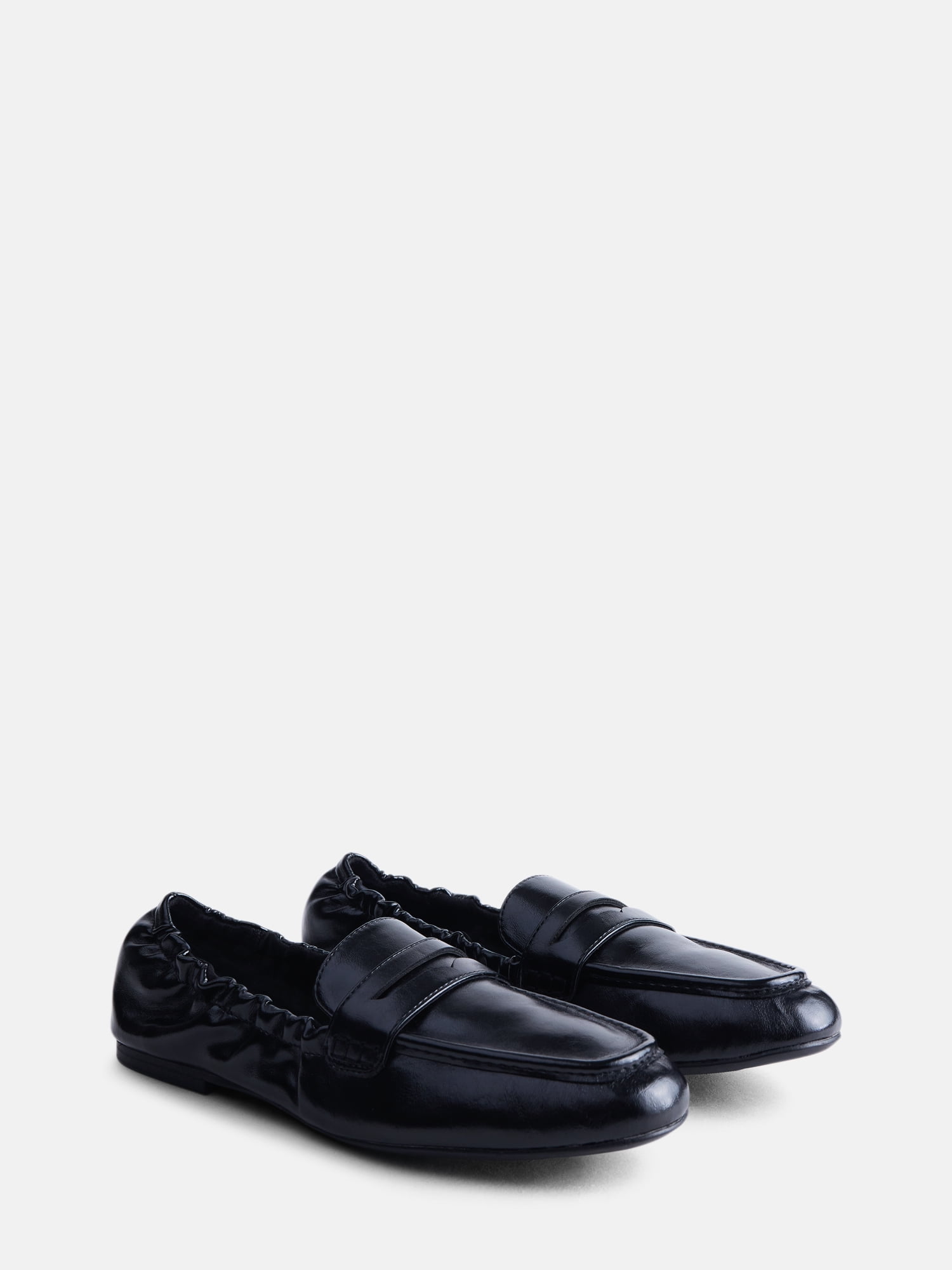 Scenario Women's Faux Leather Scrunch Loafers