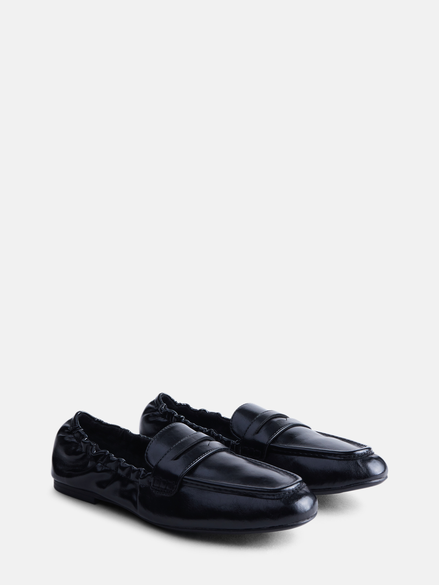 Scenario Women's Faux Leather Scrunch Loafers photo 3