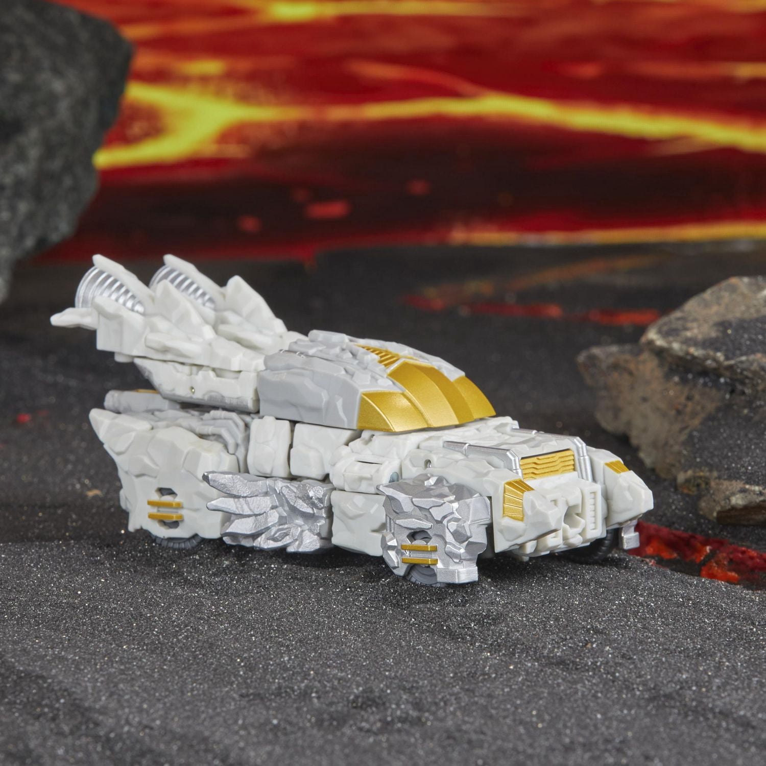 Transformers Generations Legacy United Deluxe Infernac Universe Nucleous