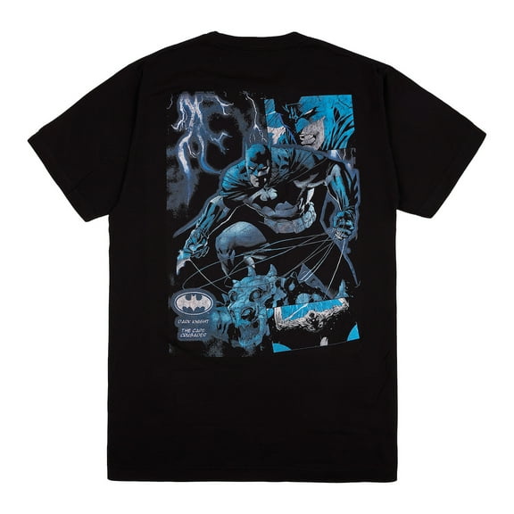 Batman Fighting Dragon Men's Black Crew Neck Short Sleeve T-shirt - Medium
