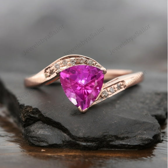 Flawless Ruby Antique Wedding Ring Trilliant Cut Gemstone Women Ring Solid Gold Engraved Ring Bridesmaid Stacking Ring Delicate Gift Jewelry