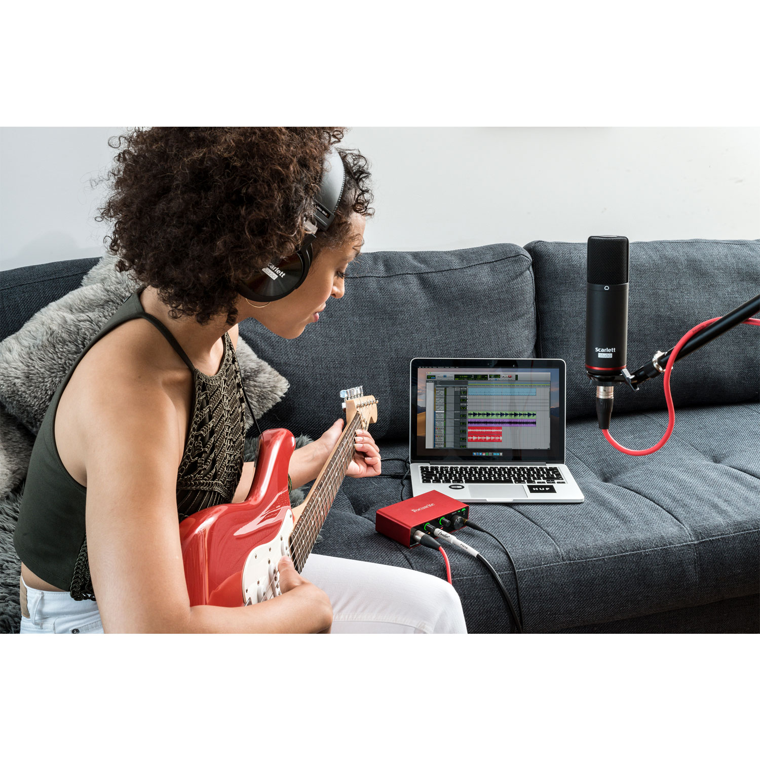 Focusrite Scarlett Solo USB Audio Interface (3rd Gen) with Deco Gear  Recording Bundle