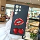 thumbnail image 2 of Experimente la combinación perfecta de estilo y protección con esta moderna funda de goma TPU a prueba de golpes para iPhone, ¡que presenta un elegante diseño de dibujos animados!, 2 of 4
