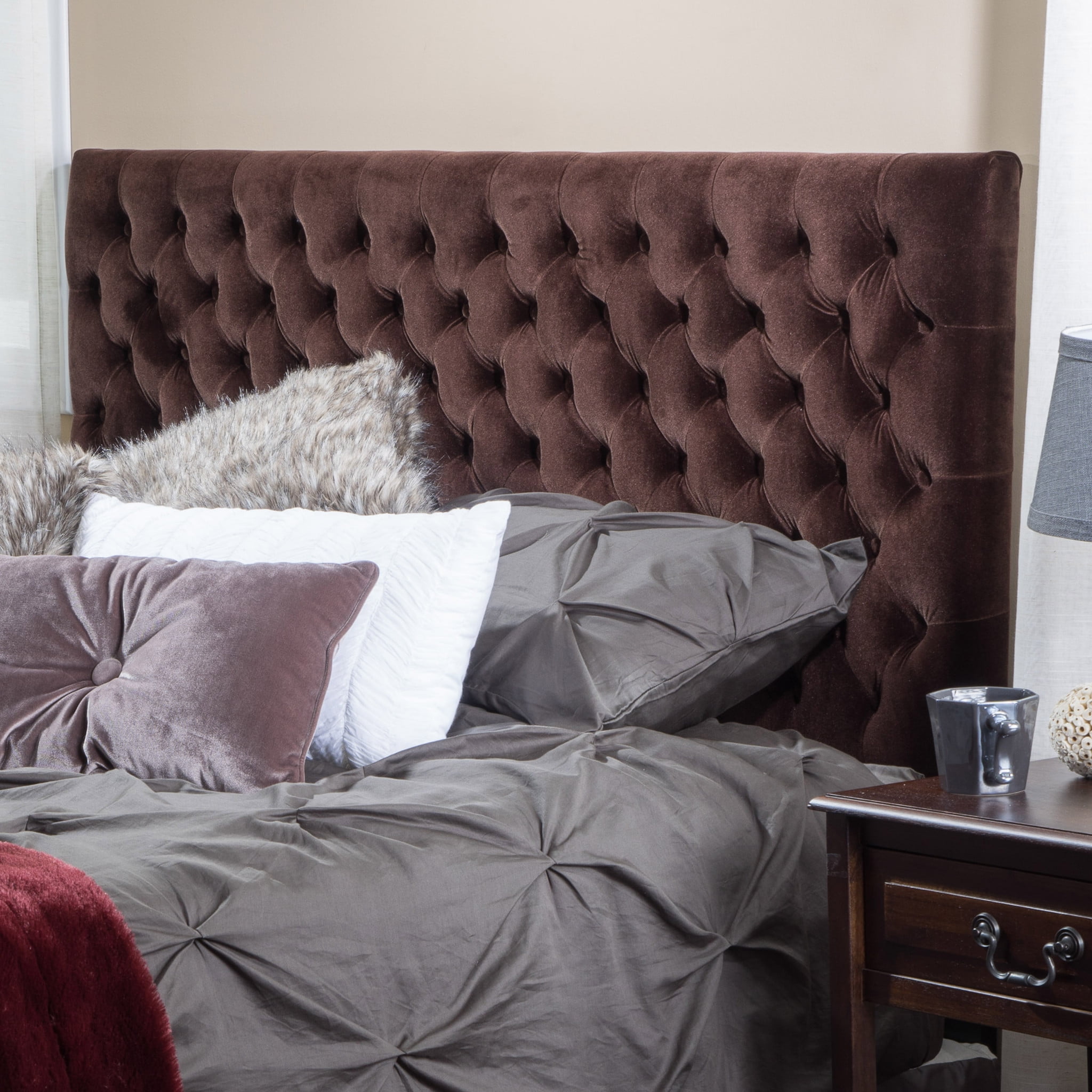 Rockwood Queen Grey On Tufted Fabric Headboard