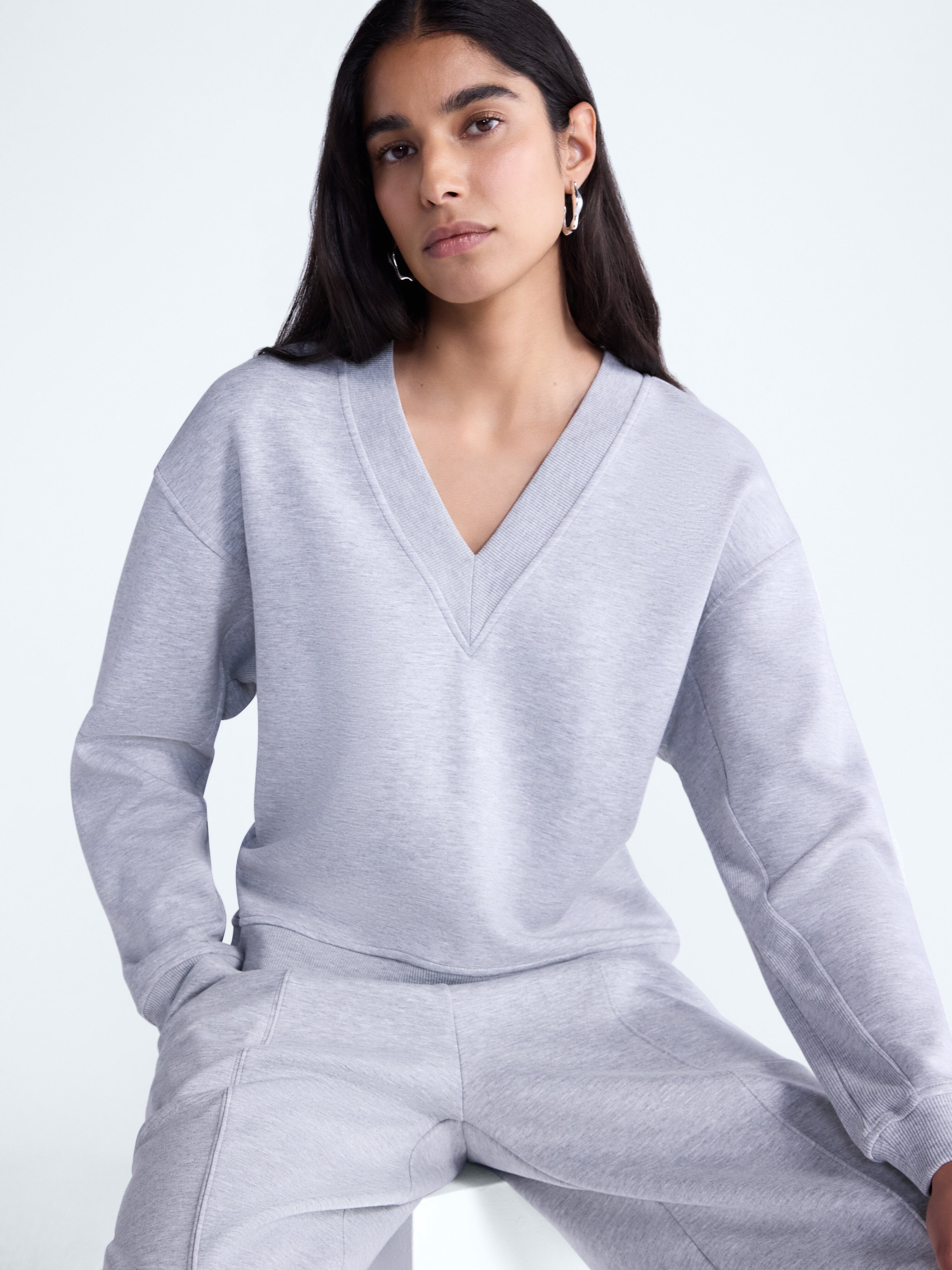 Scoop Women's and Women's Plus V-Neck Sweatshirt, Sizes XS-4X