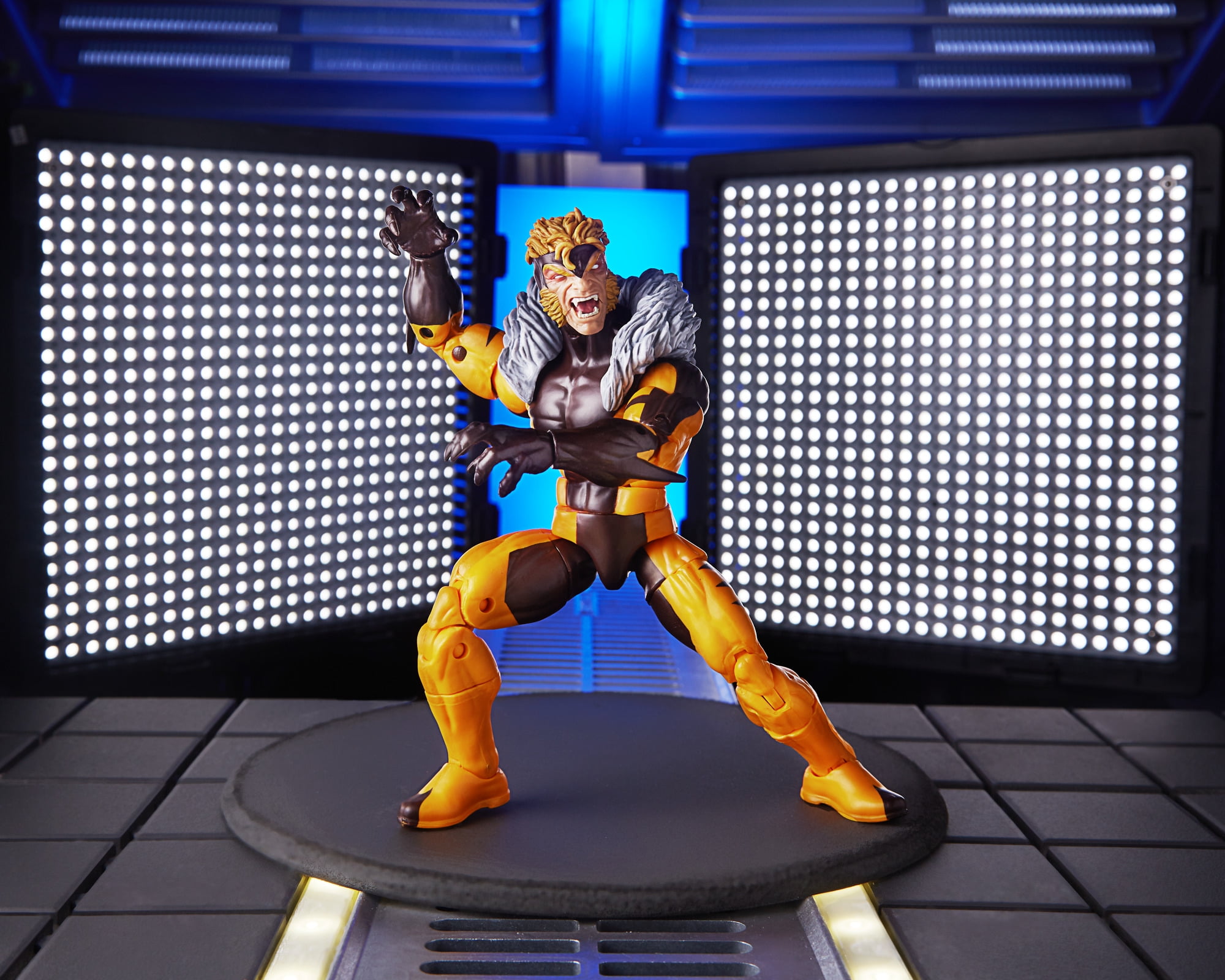 Marvel X-Men 6-inch Legends Series Sabretooth