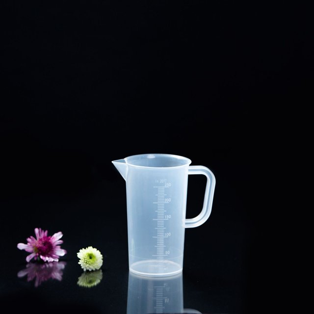 Taza medidora para mezclar té, leche y jabón hecha a mano, taza medidora resistente a altas temperaturas, espesa, taza medidora para hornear con tapa, taza medidora de plástico