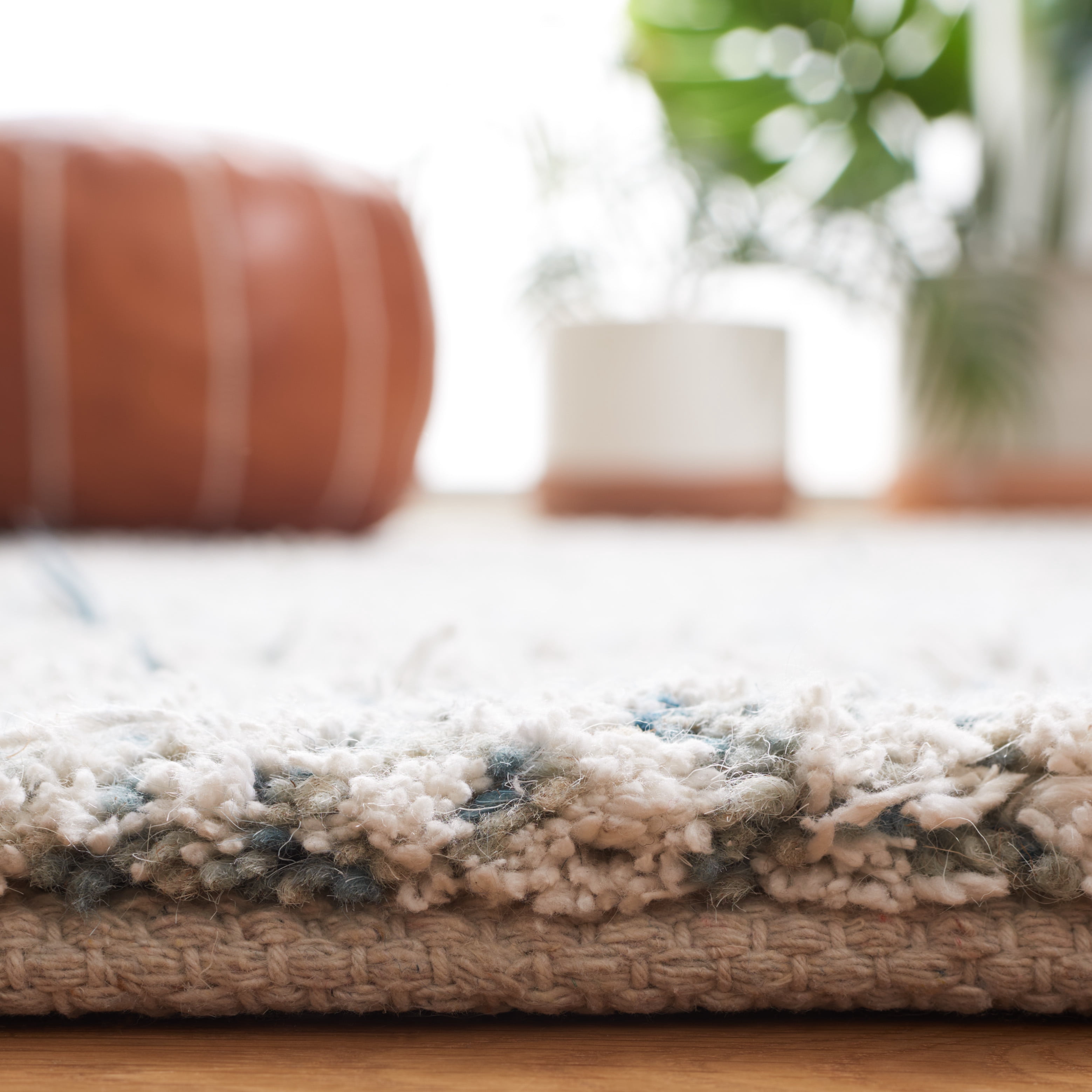 SAFAVIEH Berber Deena Distressed Area Rug, Ivory/Sage, 5' x 8'