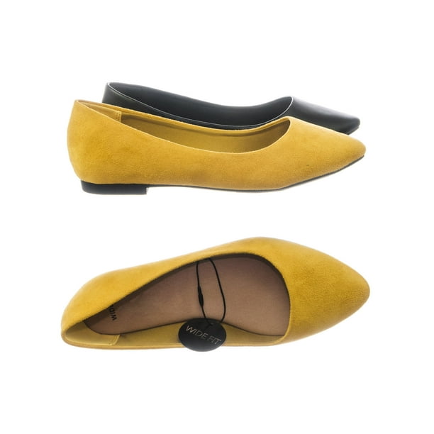 City Classified - Hold by City Classified, Women Wide Width Comfortable Foam Padded Flat Pointed