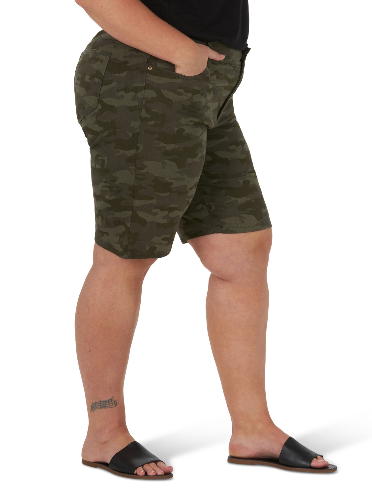 Lee Women's Plus Size Flex Motion Regular Fit Roll Cuff Bermuda
