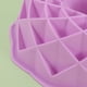 thumbnail image 4 of Juego de 3 pasteles Jubilee y Heritage de Nordic Ware Preparación de un pastel en forma de panal resistente a altas temperaturas utilizando moldes de silicona para hornear, 4 of 5