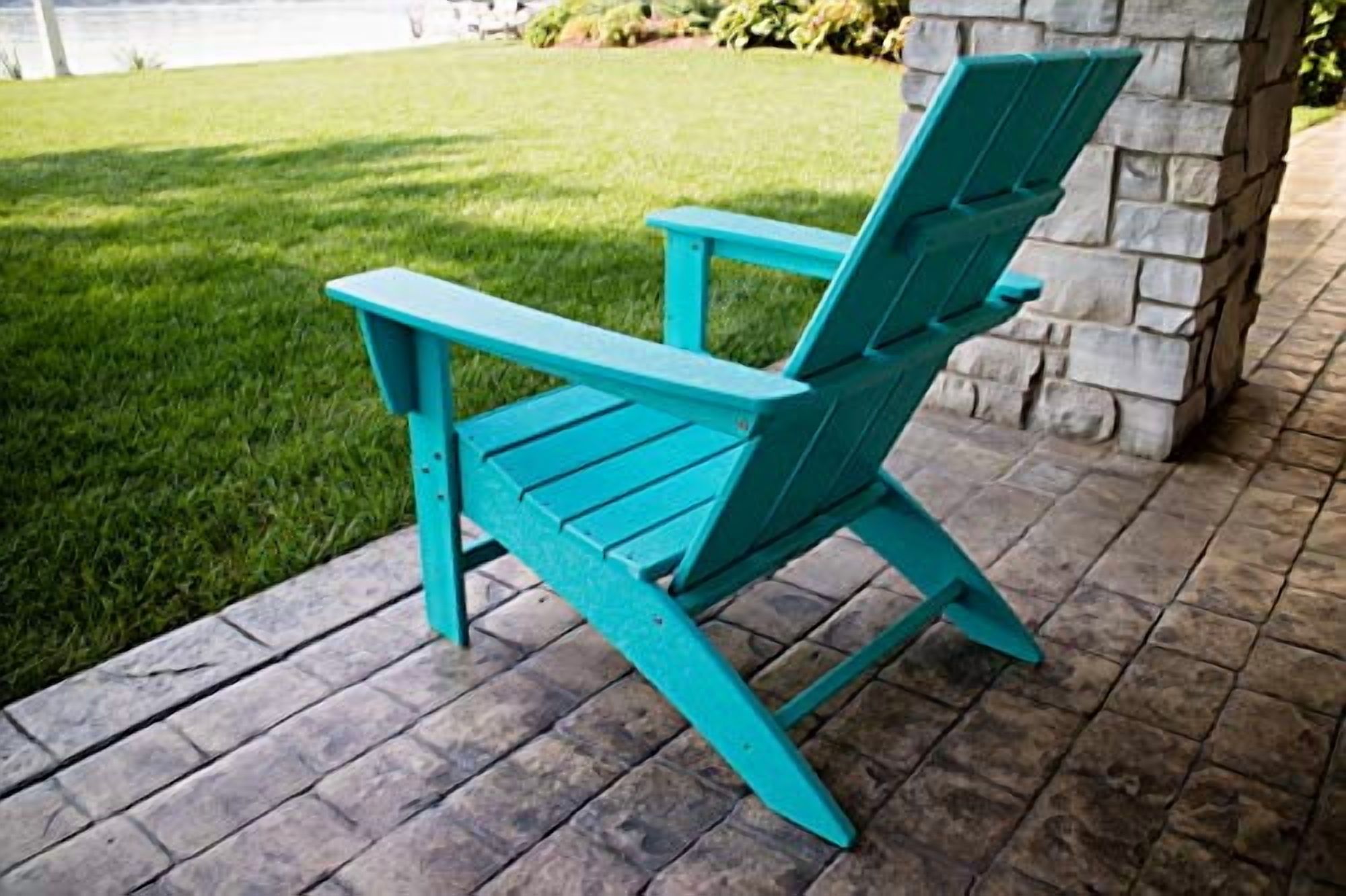 POLYWOOD Modern Outdoor Adirondack Chair in Green