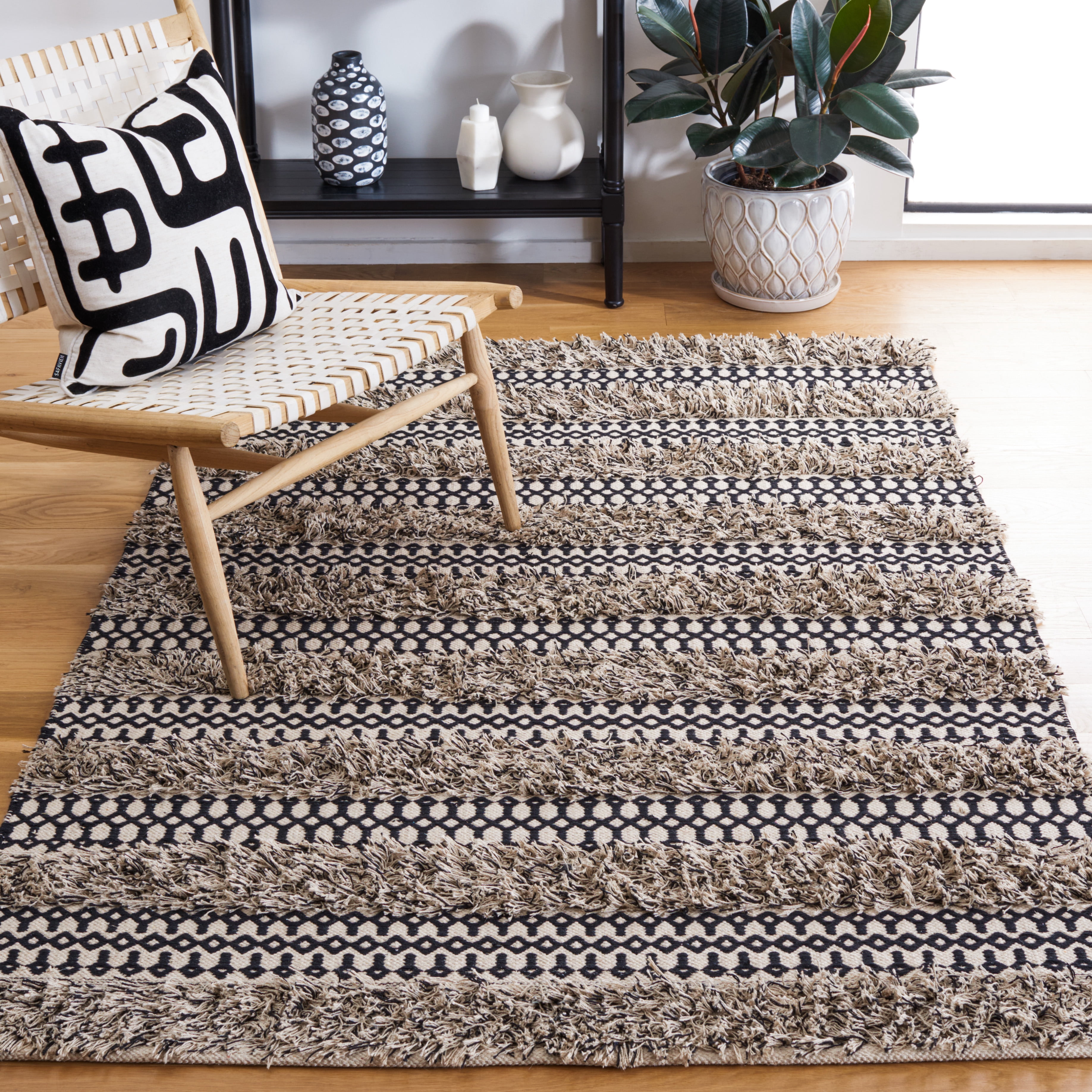 SAFAVIEH Natura Laird Geometric Cotton Area Rug, Black/Ivory, 6' x 6' Square