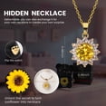 thumbnail image 3 of Set de regalo Mountova Oso Negro con Collar de Girasol y Caja, 3 of 7