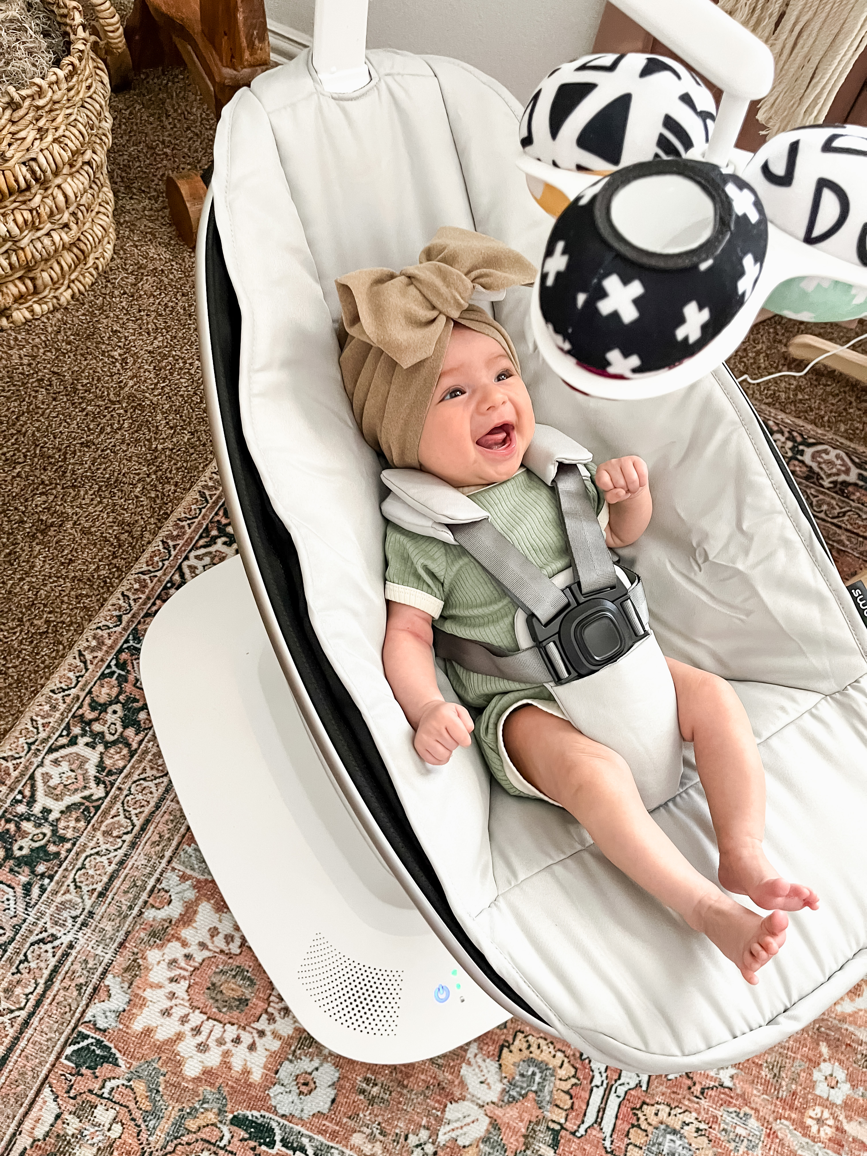 4moms mamaRoo multi-motion baby swing