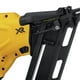 thumbnail image 4 of Clavadora de acabado DEWALT 20 V MÁX* en ángulo 15 GA (DCN650B) inalámbrica, 4 of 6