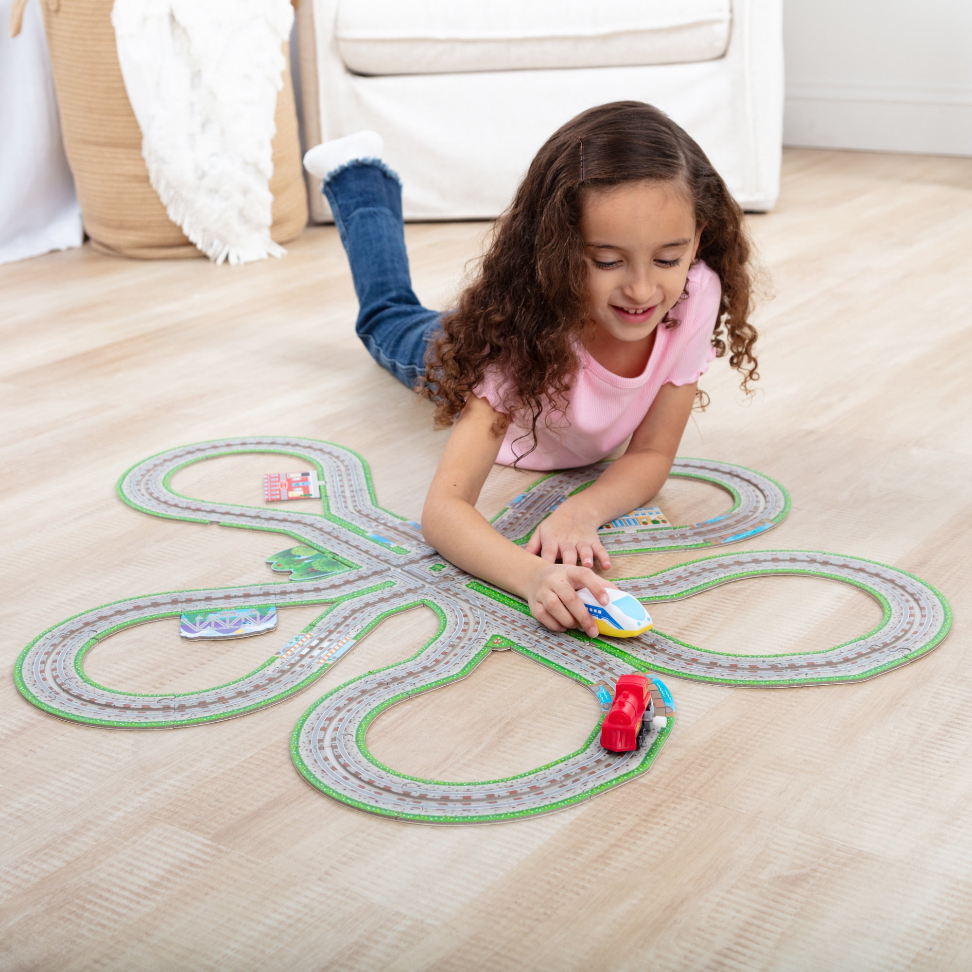 Melissa & Doug Crée ton propre chemin de fer, Puzzle de sol de 48 pièces avec 2 trains à remonter et des décors interchangeables, pour filles et garçons d'âge préscolaire à partir de 4 ans