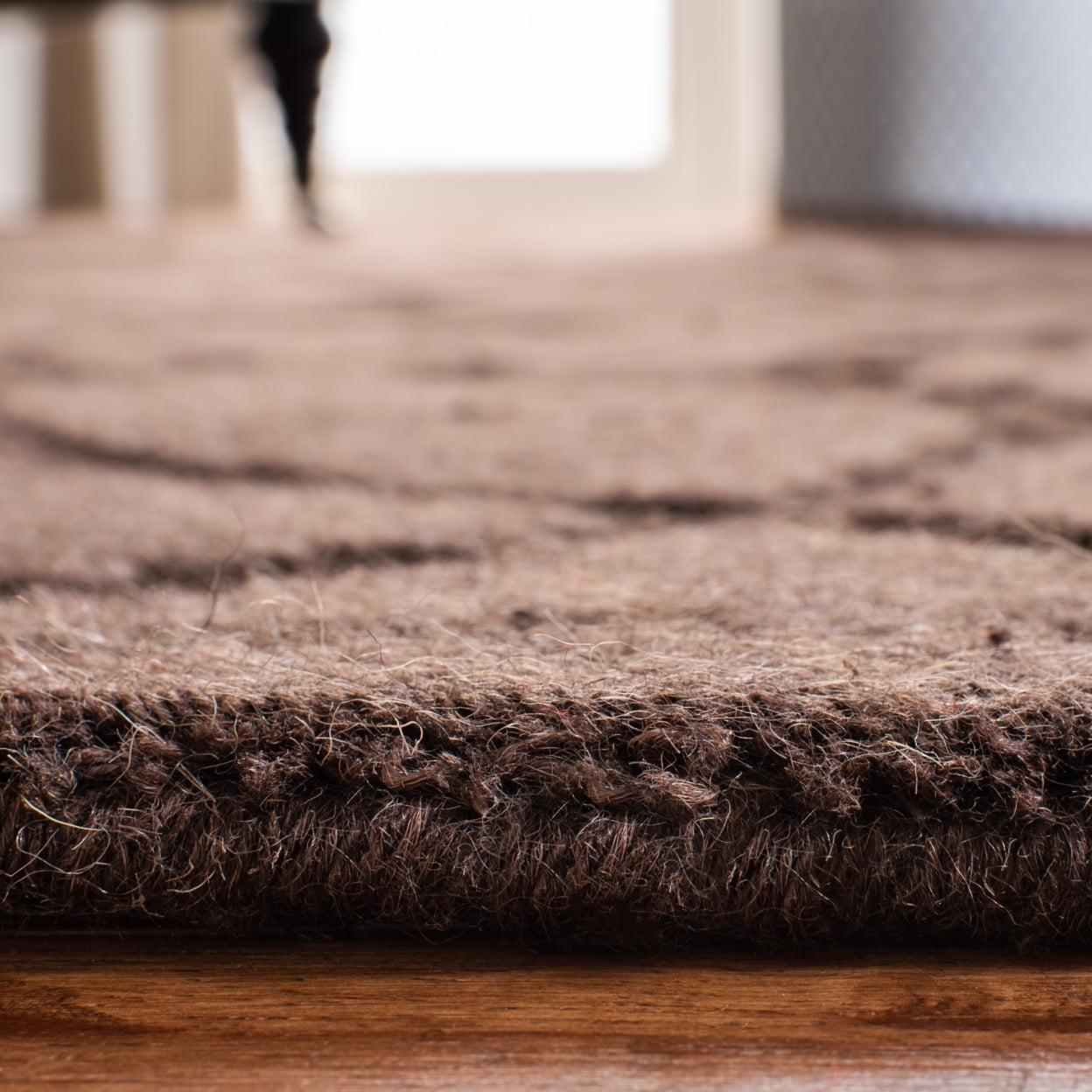 SAFAVIEH Impressions IM341A Handmade Brown Rug