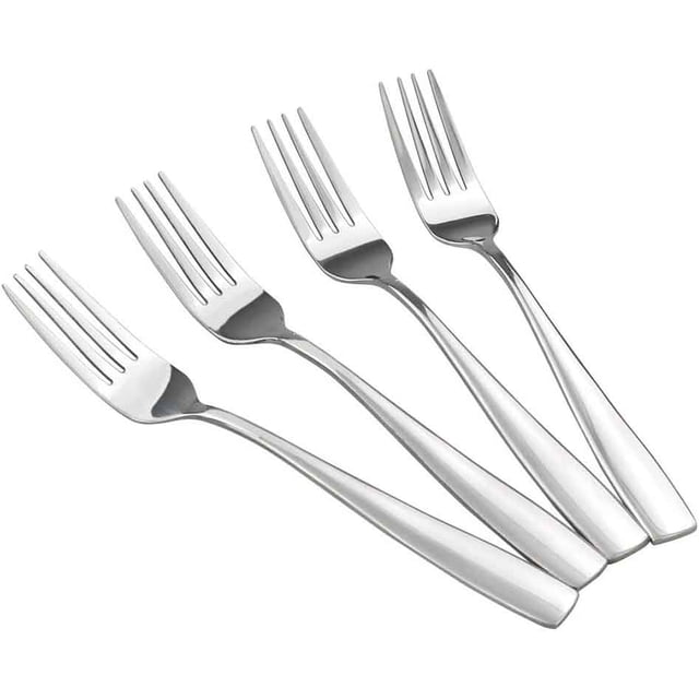 tenedores para cena de acero inoxidable de 16 piezas, vista 3/4 frontal de cuatro tenedores plateados con mango liso y acabado pulido sobre fondo blanco. Diseño clásico de cuatro puntas para servicio de mesa y uso diario; a menudo usados también como tenedores para ensalada.