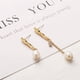 thumbnail image 2 of Pendientes colgantes asimétricos con perlas de imitación Vintage simples para mujer, regalo de joyería de aleación, 2 of 3