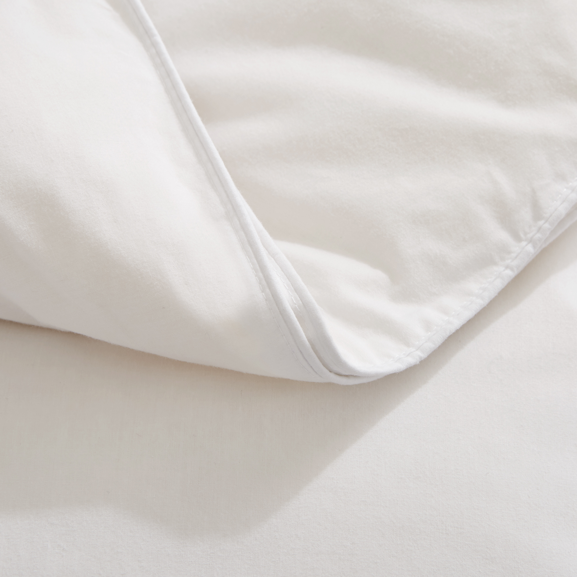 Puredown Heavy Weight White Goose Down Fiber Gusseted Comforter, King