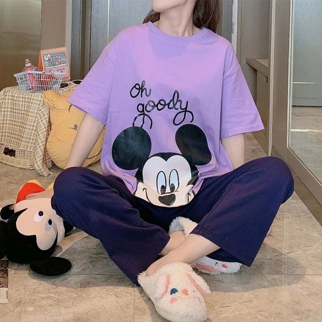 Disney-Conjunto de 2 piezas de pijama de Mickey Mouse para mujer, camisa de manga corta y pantalones gráficos, ropa de noche suave para mujer, novedad de verano