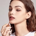 thumbnail image 4 of Brillo de labios Mistine Lip Plumber Lip Tint, 3 ml con 1% de péptido, 4 of 8