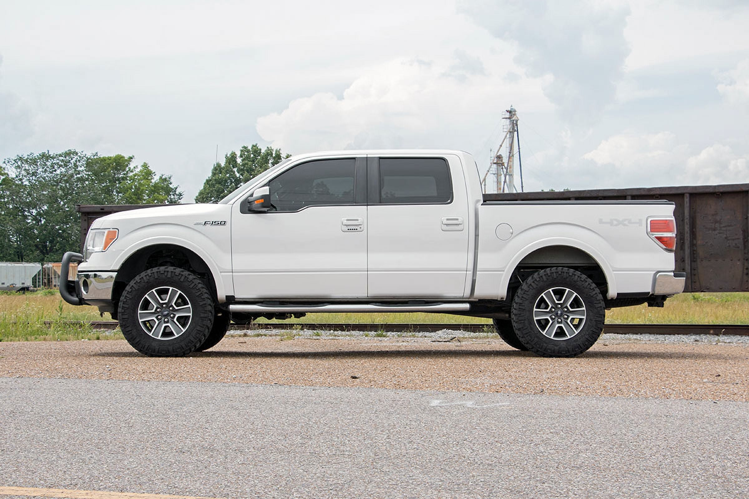 Rough Country 3" Bolt-On Lift Kit w/N3 Shocks for 14-20 F-150 4WD - 51014RED