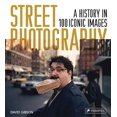 thumbnail image 2 of La Photographie de Rue, une Histoire en 100 Photographies Emblématiques, 2 of 2