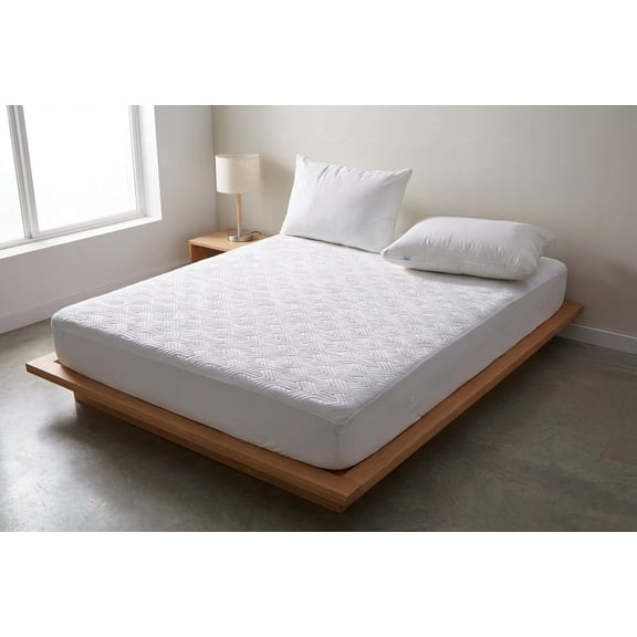 Vccoem Queen Waterproof Mattress Protector, Quilted Breathable Noiseless Mattress Pad, Deep Pocket Fits up to 21”, White