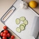 thumbnail image 3 of Tabla de Cortar de Acero Inoxidable Gmm250724004 | Doble Cara de Acero Inoxidable 304 y Paja de Grado Alimenticio | Tabla de Cortar Antideslizante Grande de 31 X 21 Cm con Mango, Afilador de Cuchillo, 3 of 5