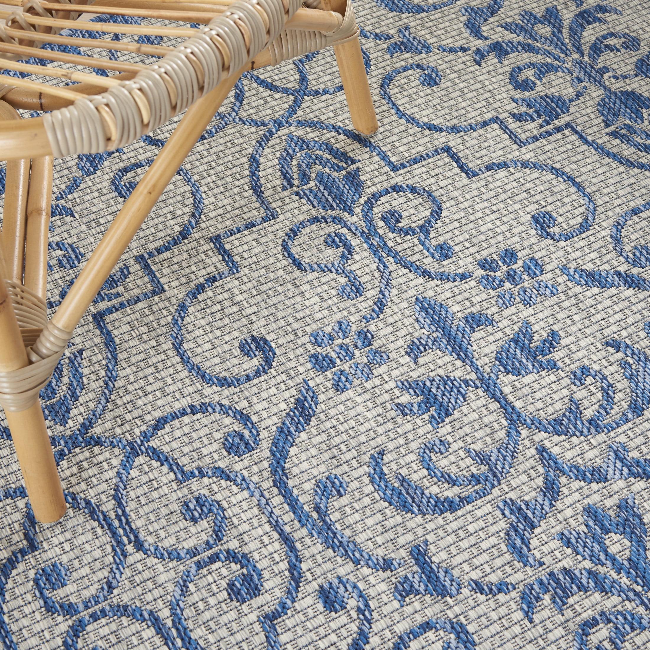 Nourison Country Side 5'3" x Round Ivory Blue Farmhouse Rug
