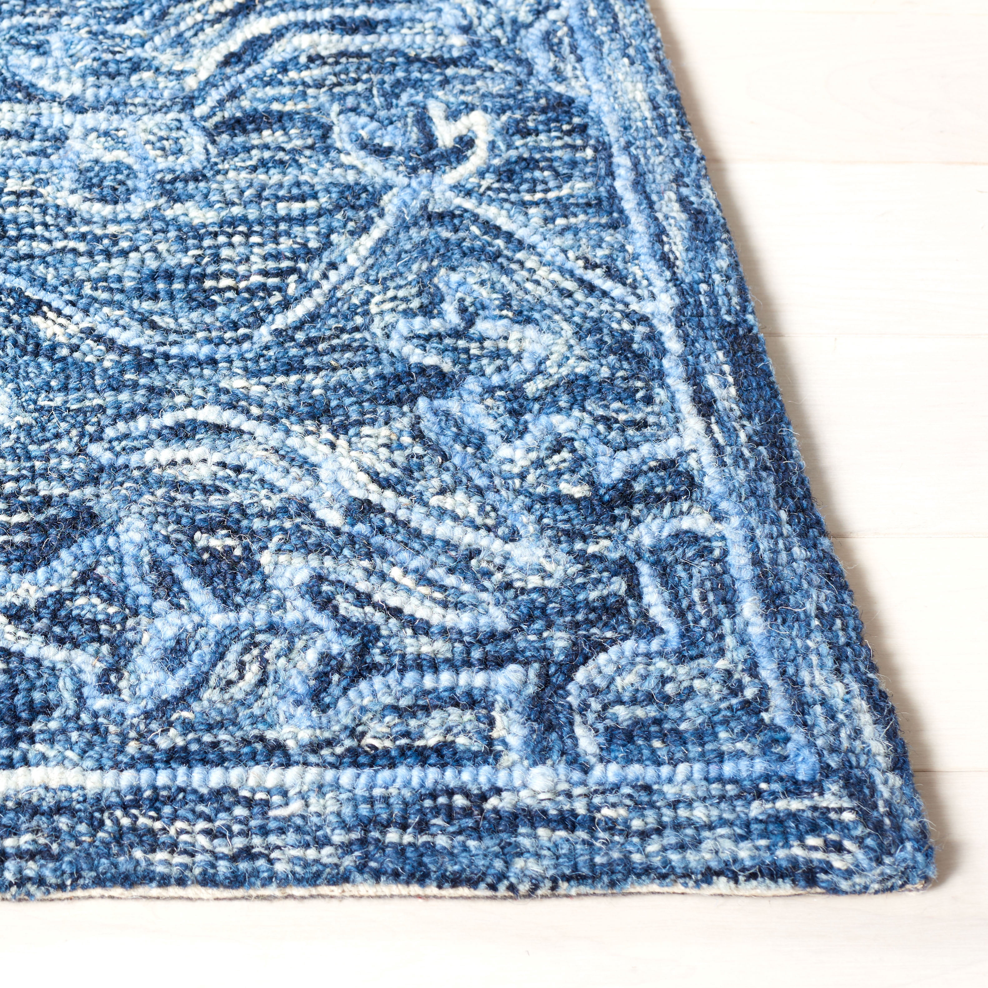 Safavieh Metro Ognena Medallion Runner Rug, Blue, 2'3" x 9'