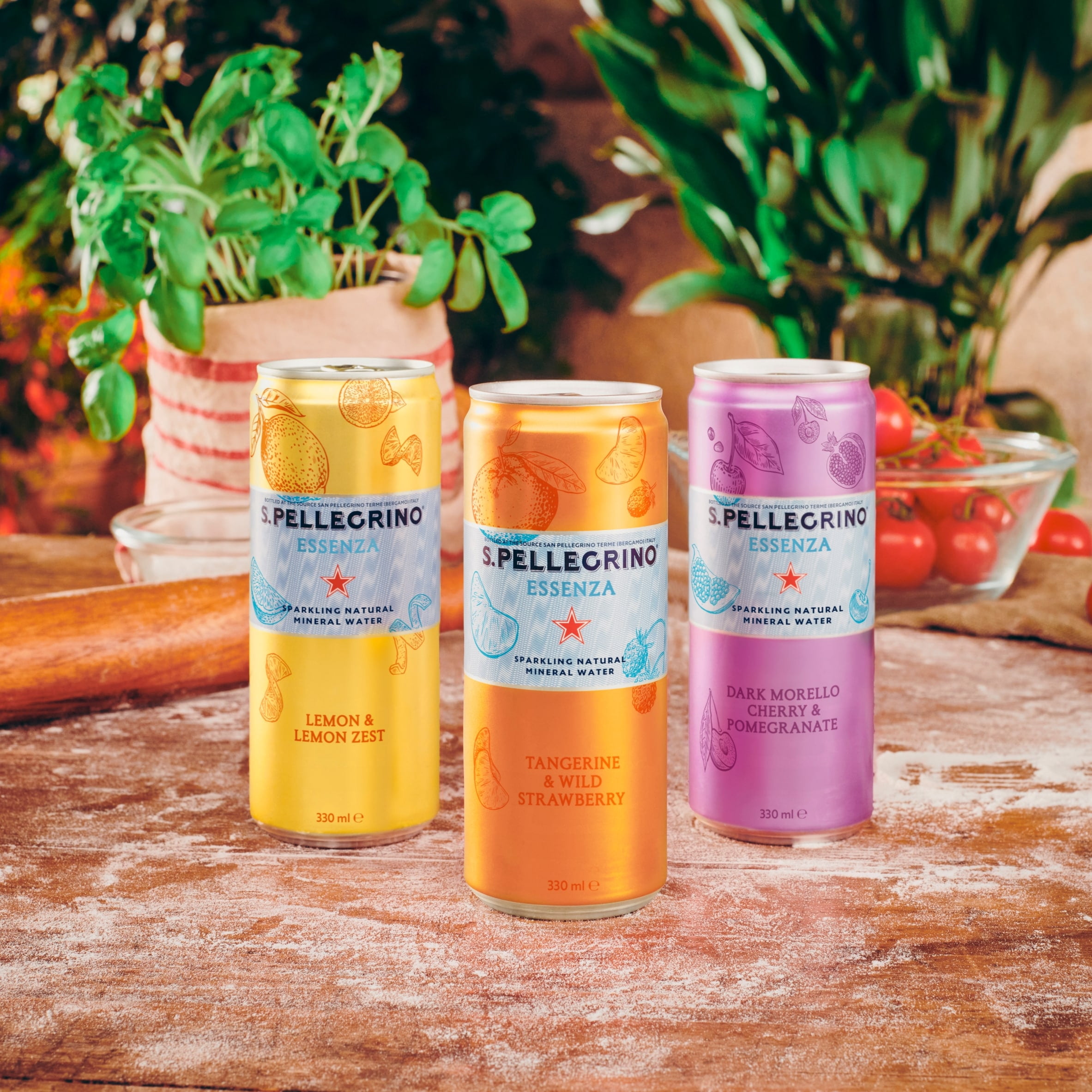 San Pellegrino Essenza Infused Sparkling Water Tangerine & Strawberry 4x330Ml, Imported from Britain
