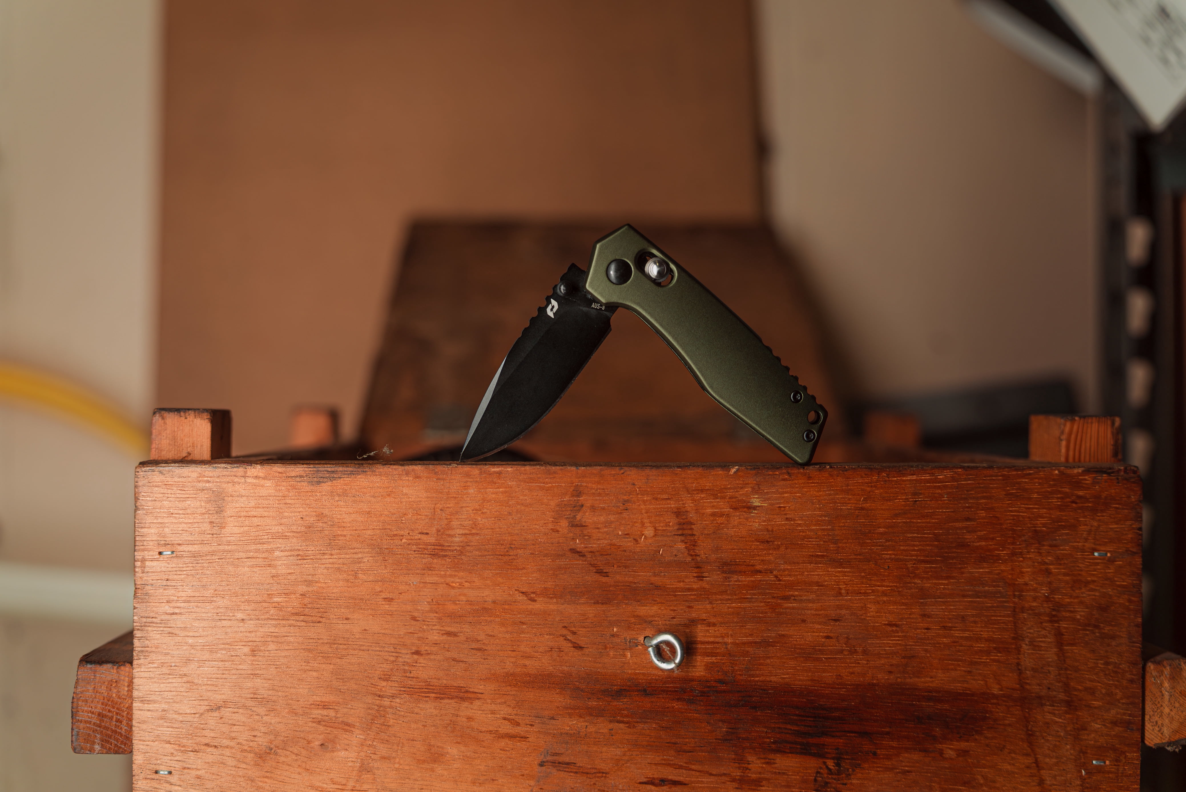 Schrade Outback Pivot Lock Folder Aus-8 Stainless Steel Blade, Black Oxide Blade, Aluminum Handle