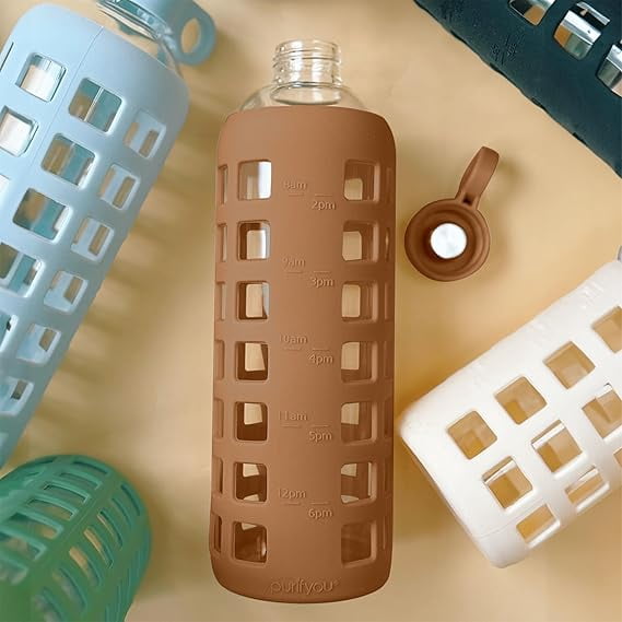 purifyou Borosilicate Glass Water Bottles, 40/32/22/12 oz Reusable Drinking Bottle with Time & Volume Markings Silicone Sleeve & Stainless Steel (40oz Iced Coffee)