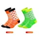 thumbnail image 2 of Calcetines deportivos de ciclismo que absorben los calcetines transpirables de puntos a rayas para hombres y mujeres, 2 of 8